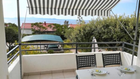 Renovierte Ferienwohnung in Petrčane mit Privatem Balkon